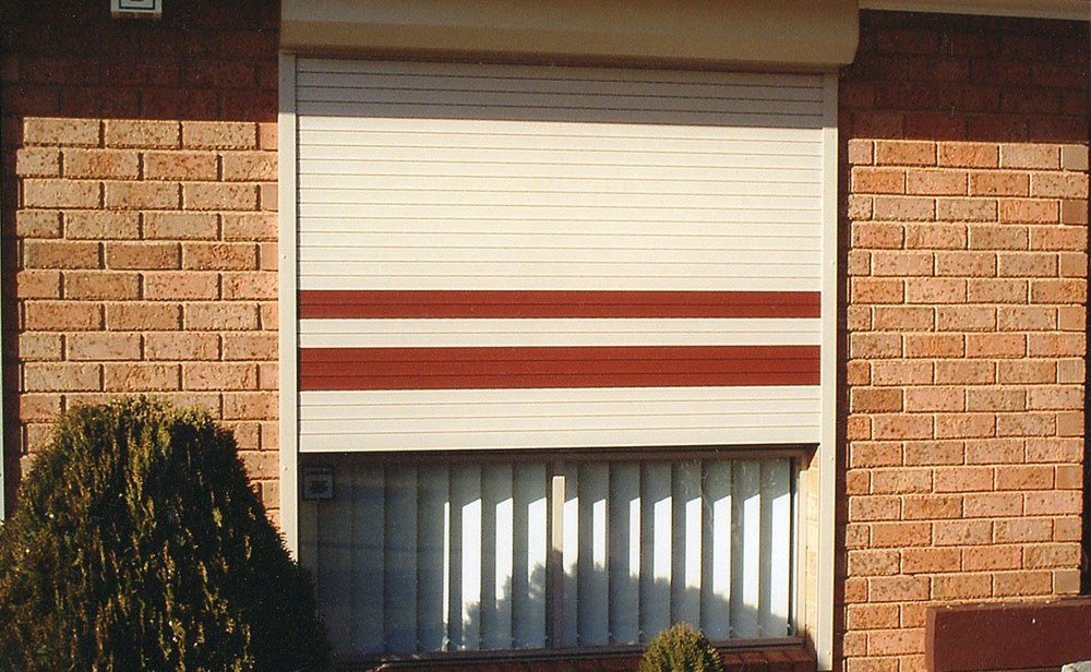 plantation-shutter-red-and-white image of plantation-shutter-red-and-white